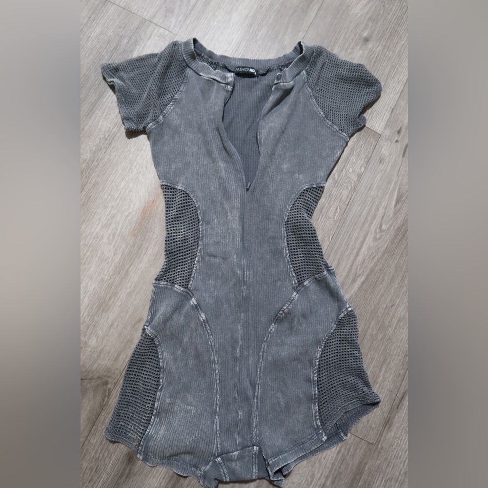 Chic Gray Ribbed Bodysuit - Picture 6 of 6
